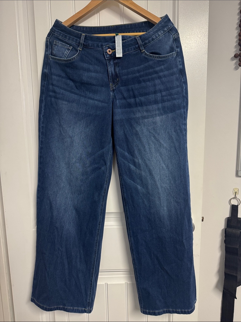 HALARA Women's Wide-Leg Jeans in Dark Blue Wash